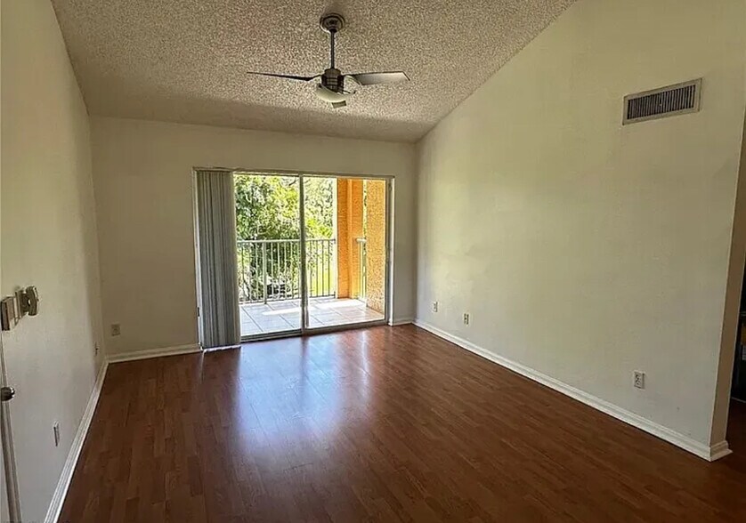 Building Photo - 1270 Wildwood Lakes Blvd