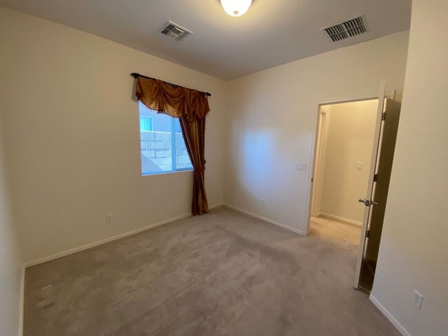 Building Photo - Anthem home