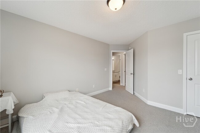 Building Photo - 601 Meloney Dr