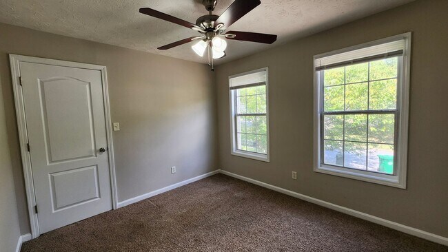 Building Photo - 3049 Winding Grove Dr