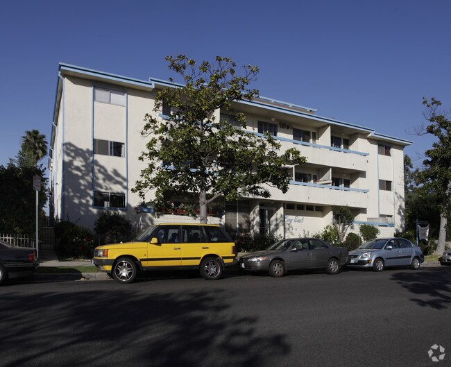 Building Photo - Bay East