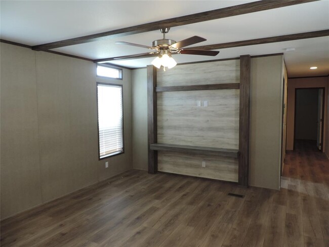 Building Photo - 1668 Fm 2518 Cleveland Tx-