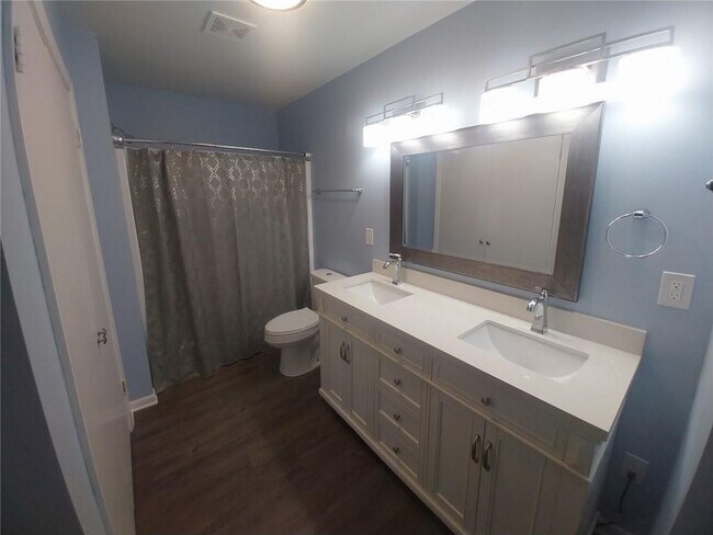 Building Photo - 315 Petty Ln