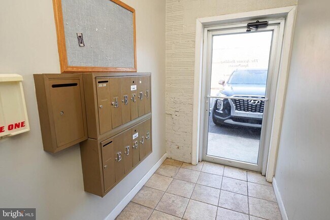 Building Photo - 10 N Pennsylvania Ave