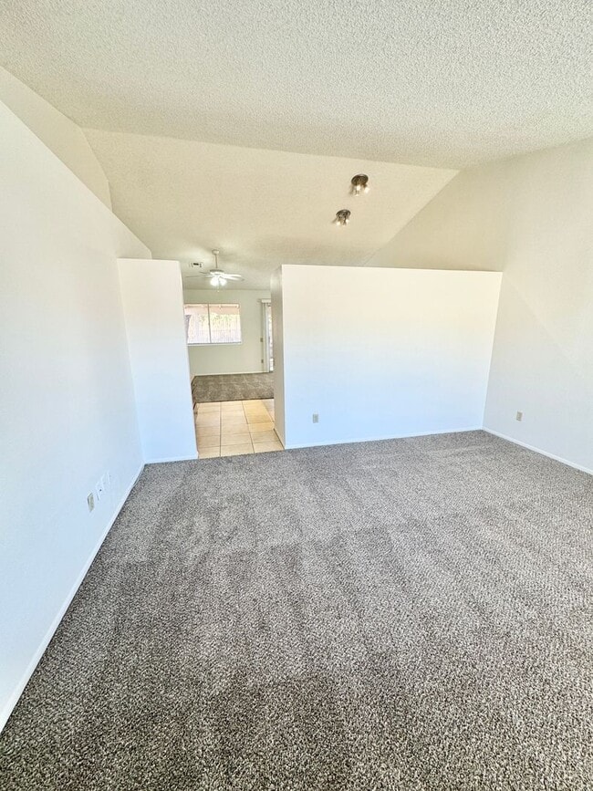 Building Photo - 2 Bedroom/2 Bath Home! Has Backyard, One Car Garage, NO HOA!