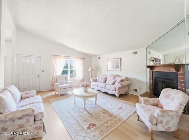 Building Photo - 17 Seaview Ave