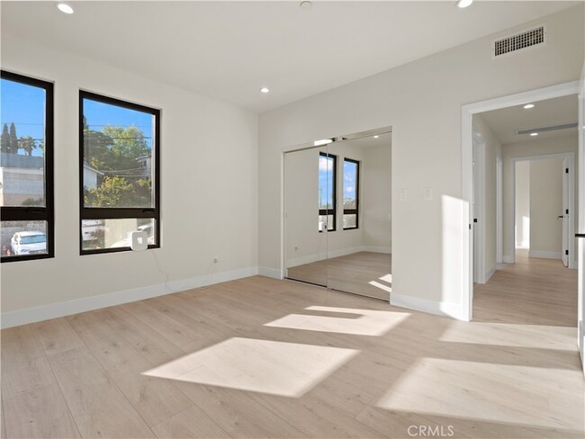 Building Photo - 3810 Locke Ave