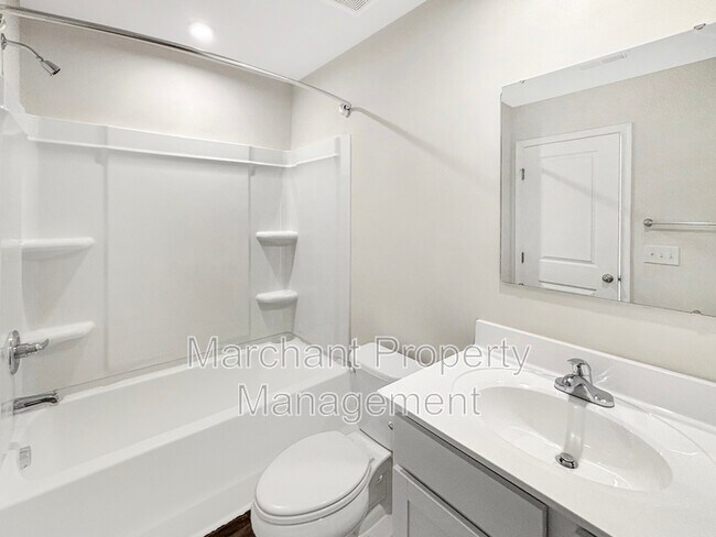 Building Photo - 219 Maple Frg Trl