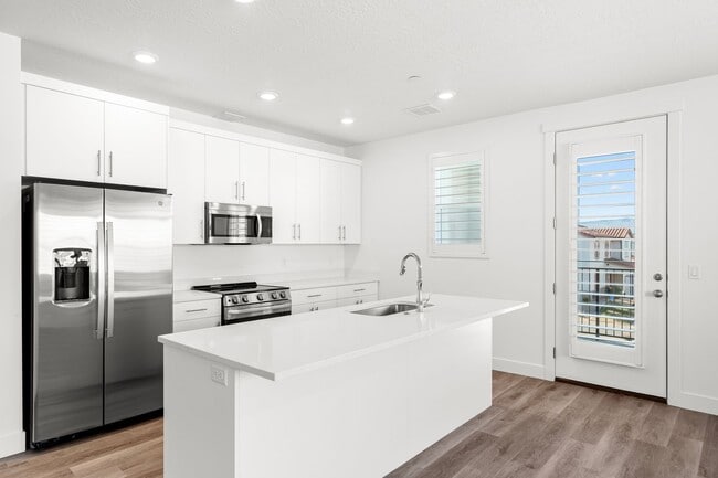 Building Photo - Desert Color Delight! NO APPLICATION FEE