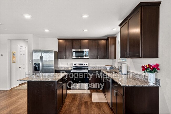 Building Photo - 4037 Bermuda Ln