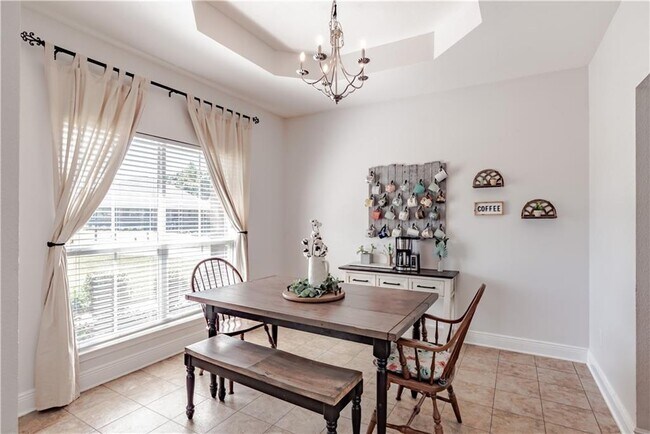 Building Photo - 10770 Hunters Cir W