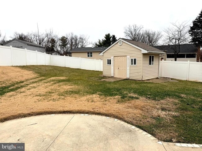 Building Photo - 5052 Lakeland Ct