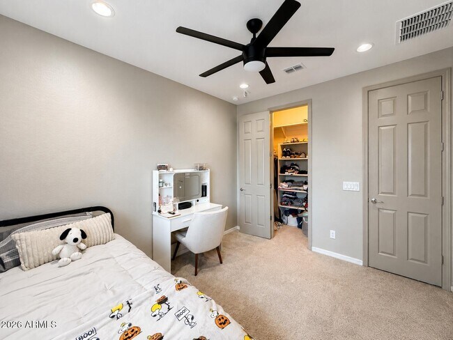 Building Photo - 25959 W Sands Dr