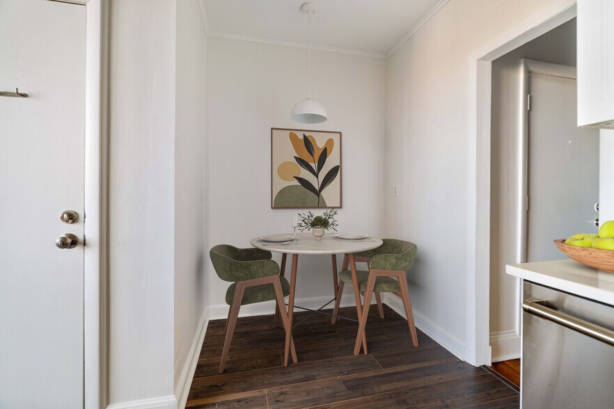 Building Photo - 321 Tappan St