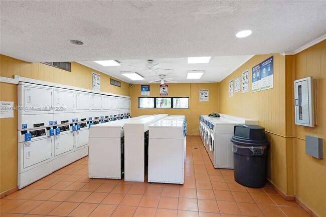Building Photo - 7913 SW 104th St