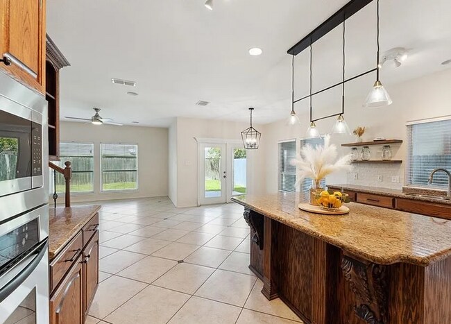 Building Photo - Beautiful 4BR / 3.5BA Home with Garage, Patio & Premium Features