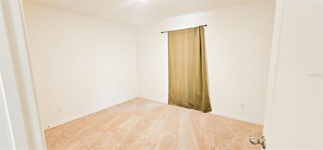 Building Photo - 271 Begonia Ln