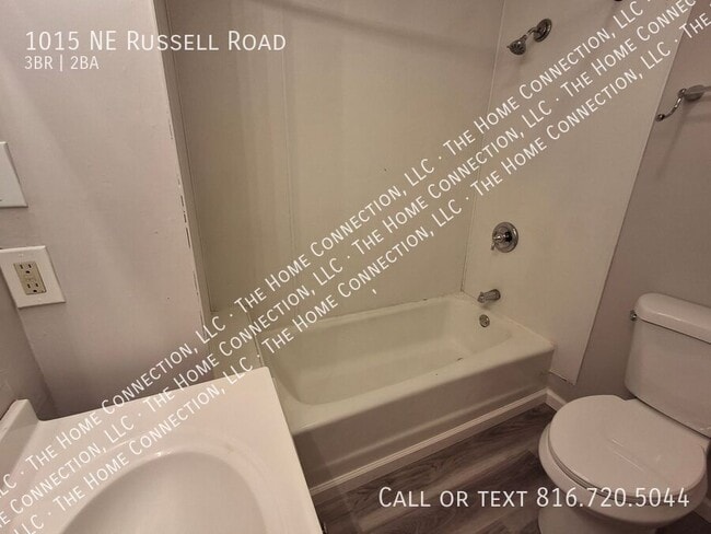 Building Photo - 1015 NE Russell Rd.