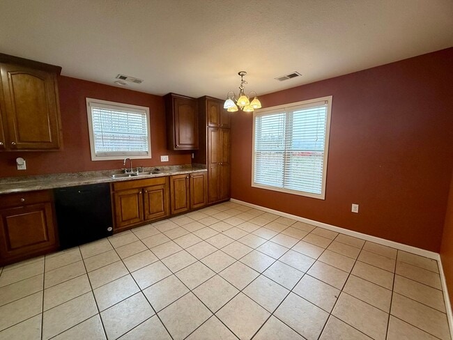 Building Photo - 3 Bedroom/2 Bathroom Home in Paragould AR - $1,350/month