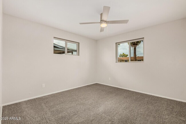Building Photo - 3419 W Glenn Dr