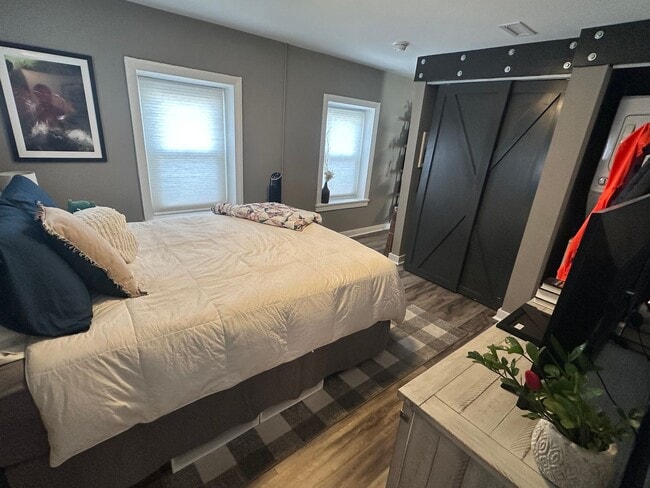 Building Photo - Merchants Lofts V Upgraded 1 Bedroom