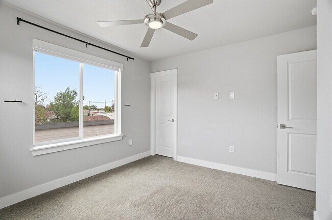 Building Photo - $3,940.95 - 3 Bed, 2.5 Bath Townhome In Denver with Central AC and Outdoor Space!