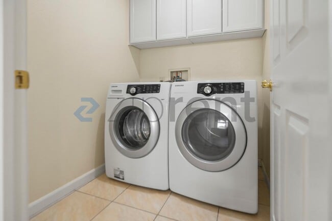 Building Photo - 709 Buriat St