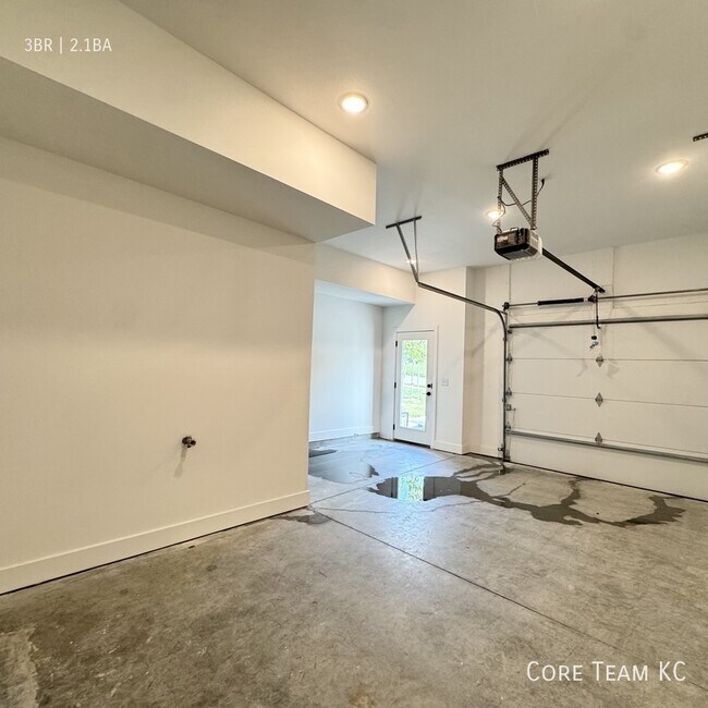 Building Photo - 1217 E 29th St