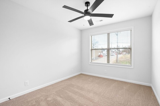 Building Photo - 700 Crossland Ave