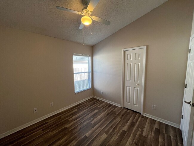 Building Photo - 1182 Sheeler Hills Dr