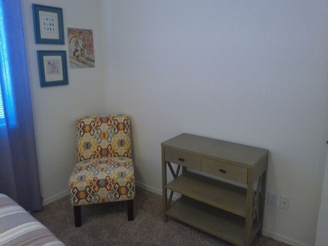 Building Photo - Seasonal Winter Rental Nov 1st to April 30...