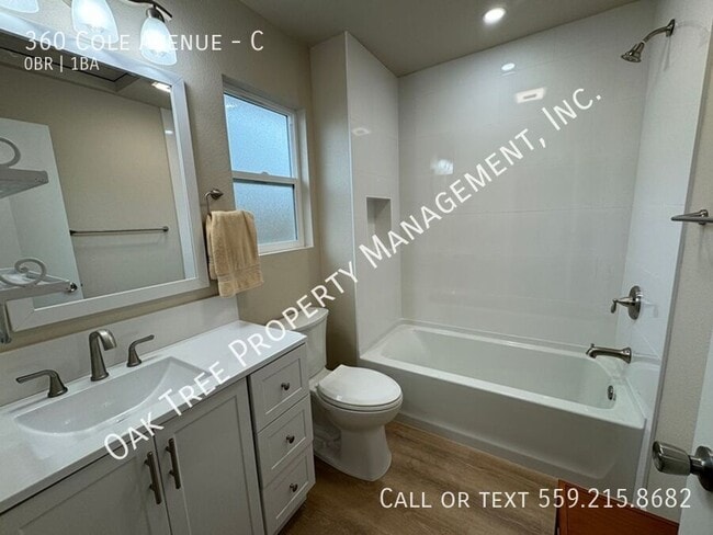 Building Photo - 360 Cole Ave