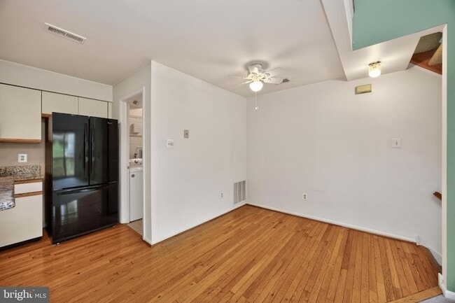 Building Photo - 1014 Foxmeadow Dr