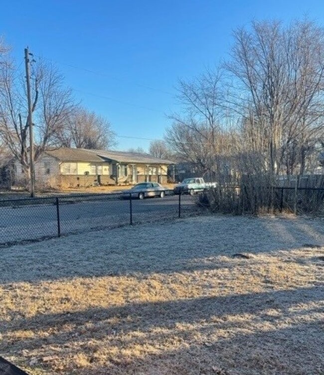 Building Photo - 3402 S Leonine Rd