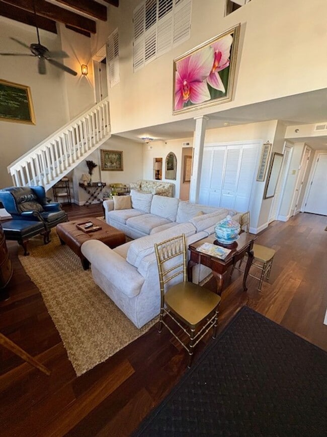 Building Photo - Historic Downtown Fully Furnished 2 Bedroom Condo