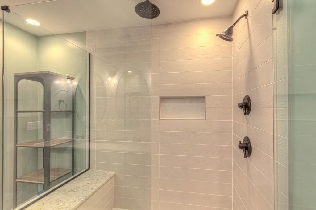 Large walk in shower with bench and TWO shower heads - 408 Woodland Shores Rd