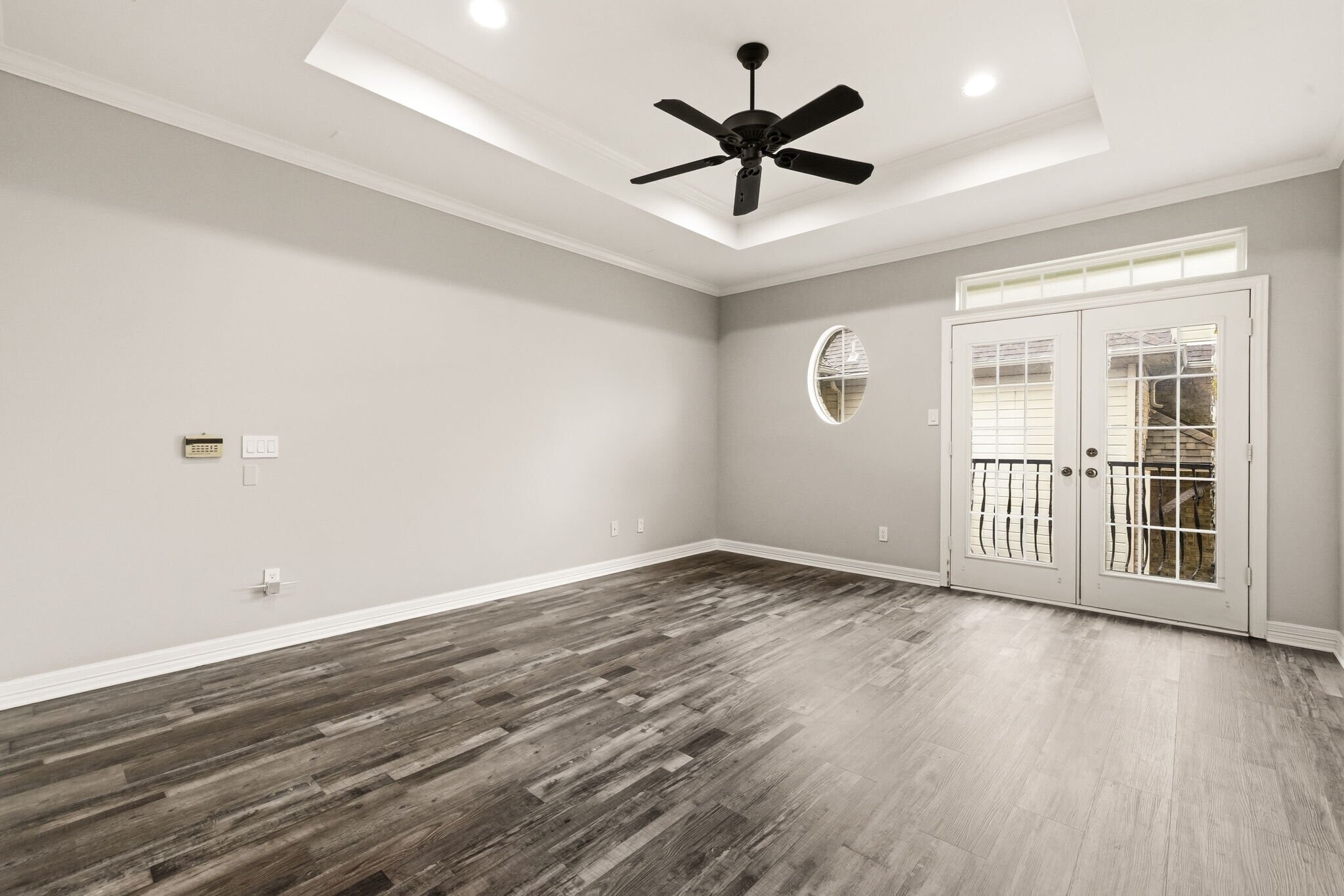 Building Photo - 10 Stonebriar Ct