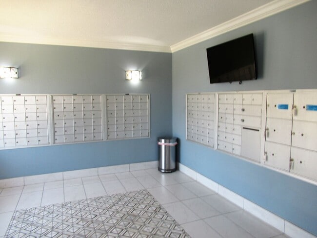 Building Photo - Waterfront 2/2 Furnished SEVEN month rental 55+ 8th Floor Point Brittany