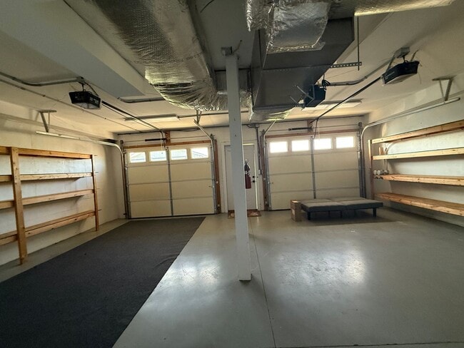 Building Photo - 3 Bedroom 3.5 Bathroom Home Located in Greeneville, TN