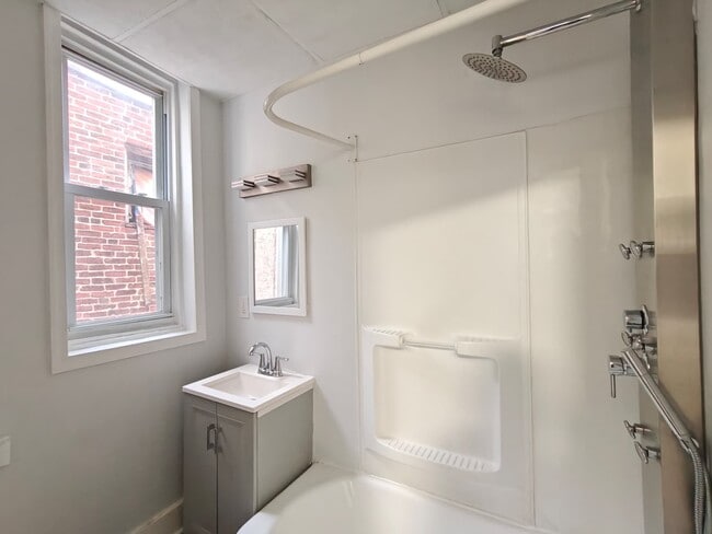 Building Photo - 2825 N Taney St