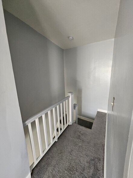 Building Photo - 926 Belmont Ave