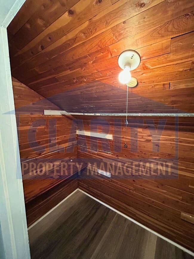 Building Photo - One bedroom apartment across from Lee University!