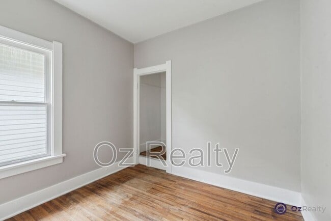 Building Photo - 2027 Berkshire Pl