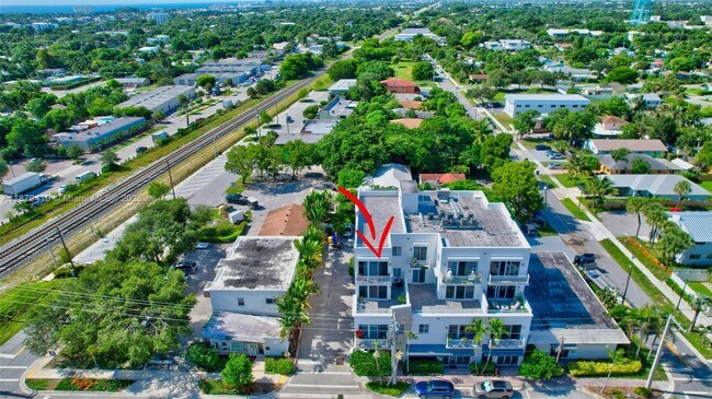 Building Photo - 110 SE 2nd St