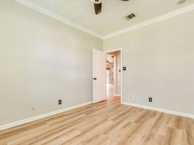 Building Photo - 808 Timber Trail