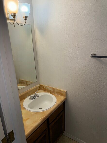 1st floor 1/2 bath - 7526 Banner Ct