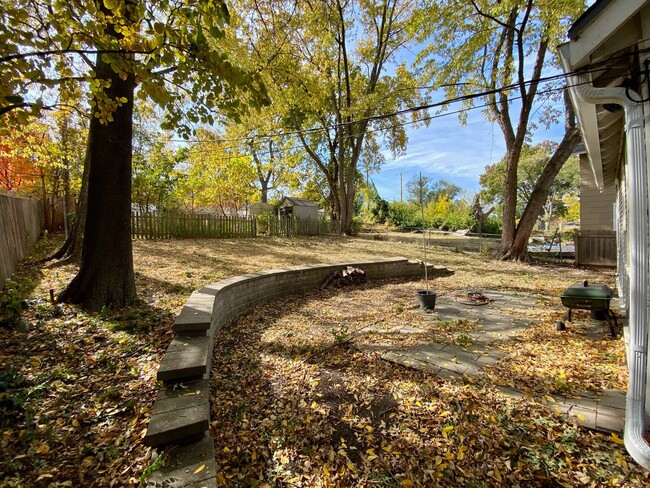 Building Photo - Cute One Bedroom House in Roeland Park!