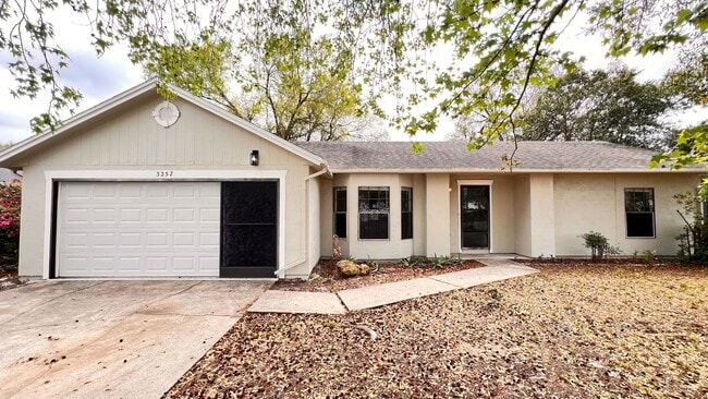 Building Photo - Lovely 3 bedroom, 2 bath in Deltona