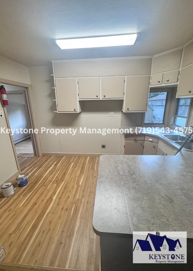 Building Photo - Beautifully Renovated 2 Bedroom / 1 Bath H...