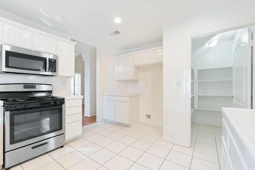 Building Photo - 17333 San Jose St